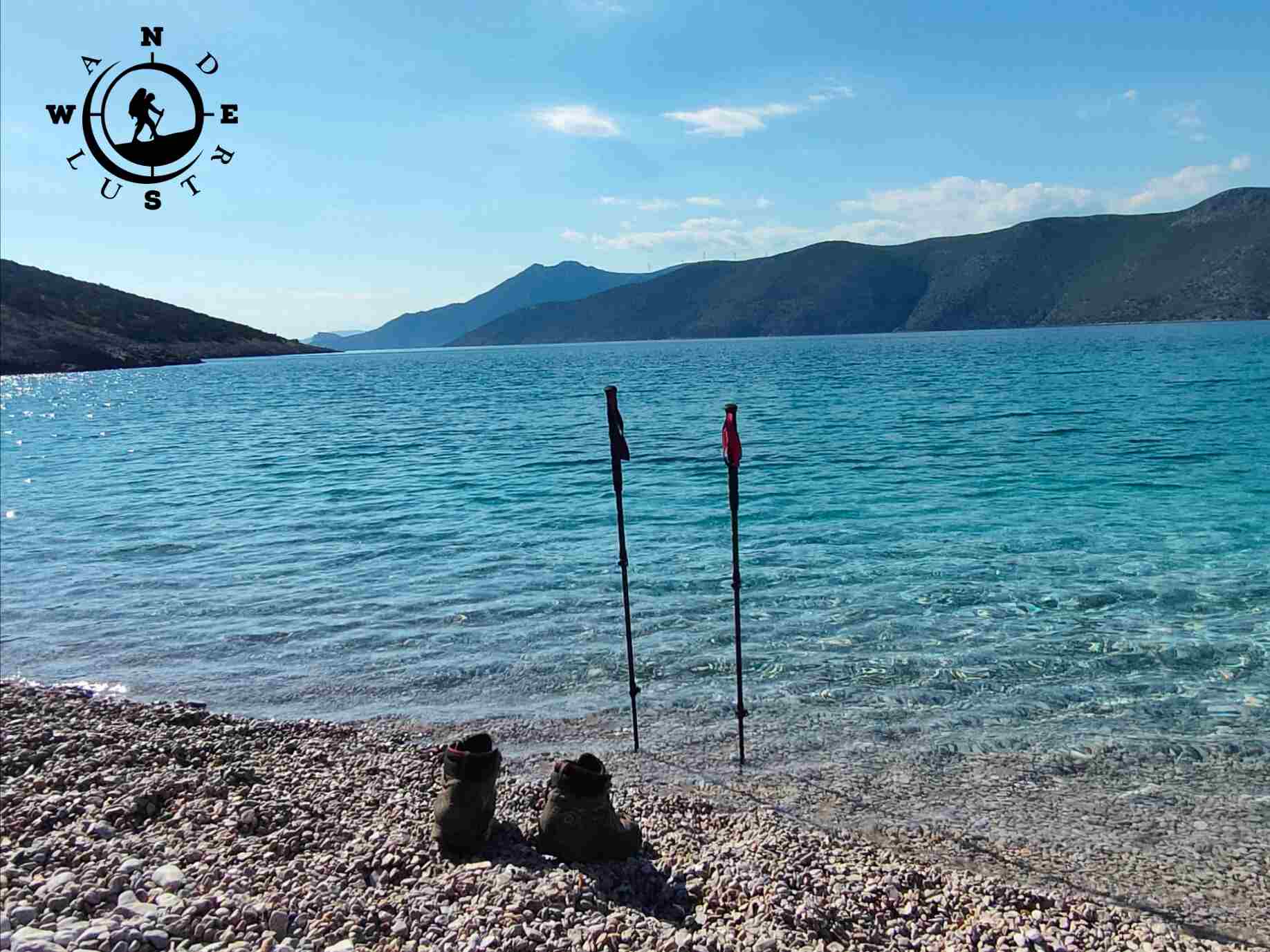 Παραθαλάσσια πεζοπορία στο Πόρτο Γερμενό με θέα στον Κορινθιακό Κόλπο